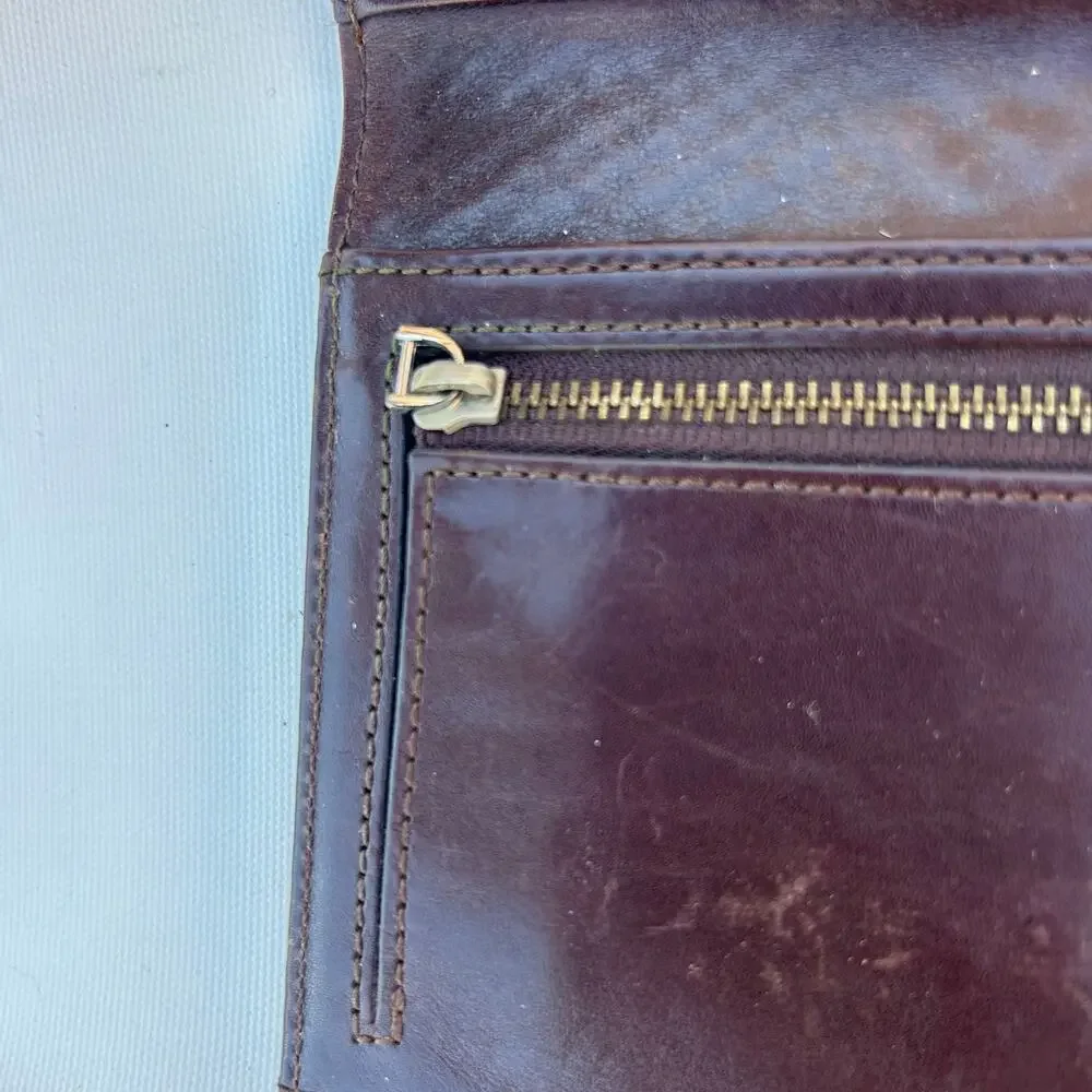 Hugo Boss Vintage Brown Croc-Embossed Tri-Fold Clutch Wallet Billfold Buckle